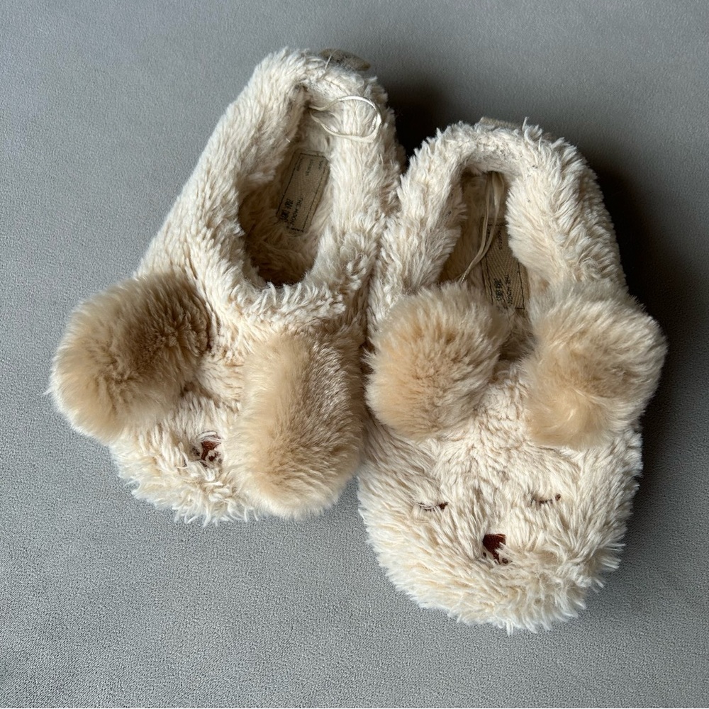 Zara ~ Fluffy Bunny Slippers ~ Kids Size 32/33 (Approx 1-2)